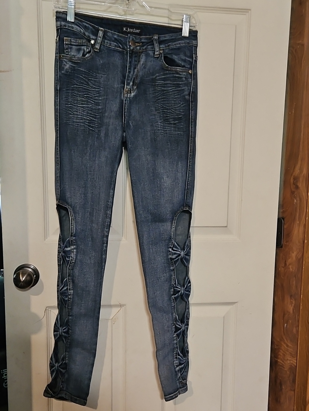K. JORDAN WOMENS BOW ACCENT SKINNY JEANS: GUC: SIZE 4